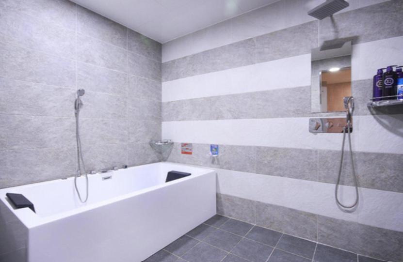 Jade Hotel Ilsan Ni Rum bild