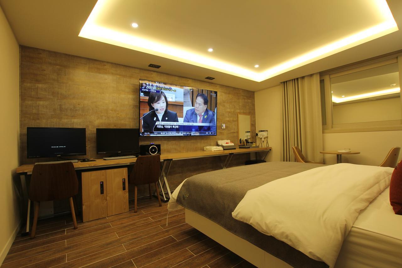 Jade Hotel Ilsan Ni Exteriör bild