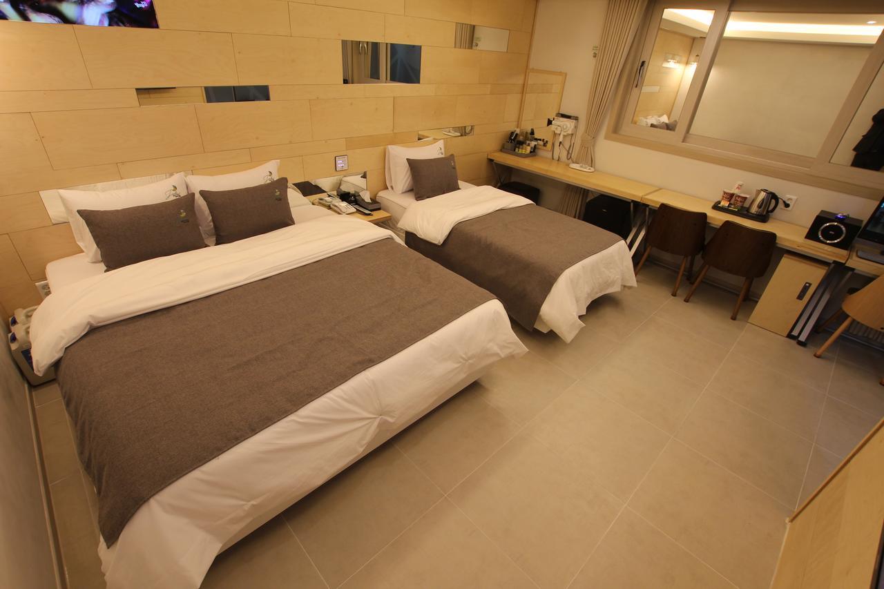 Jade Hotel Ilsan Ni Exteriör bild